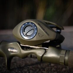 Savage Gear SG8 Baitcaster Reel 100 BC | Low Speed LH -Visuitrusting Winkel a16a4fcba50da0a3d64a721499b136bc